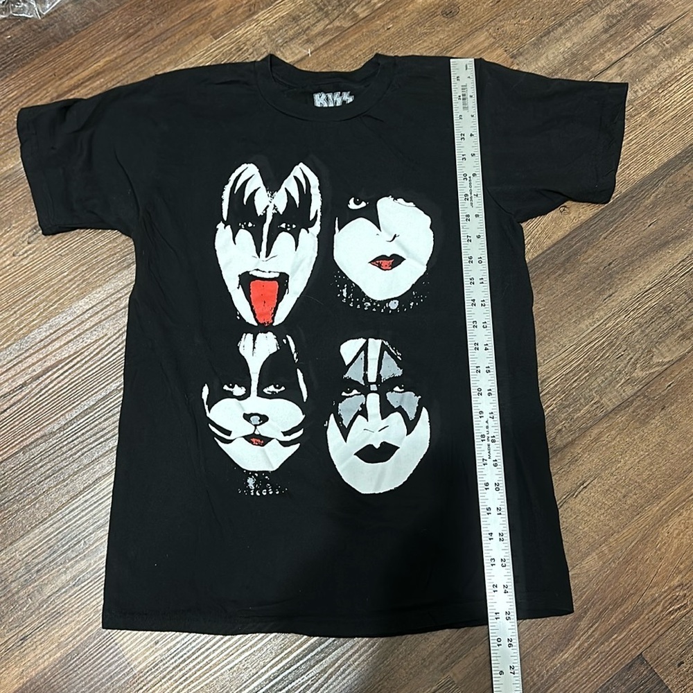 KISS tshirt